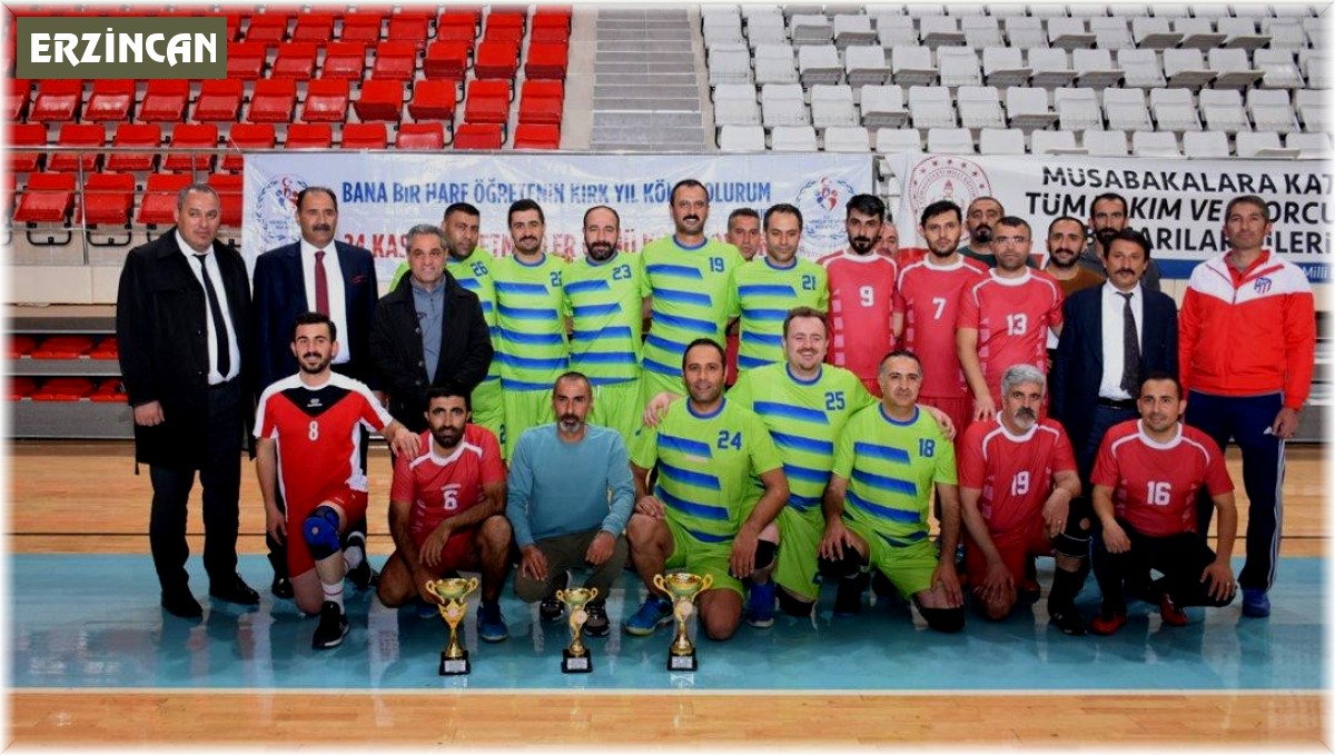Erzincan'da öğretmenler arası voleybol turnuvası düzenlendi
