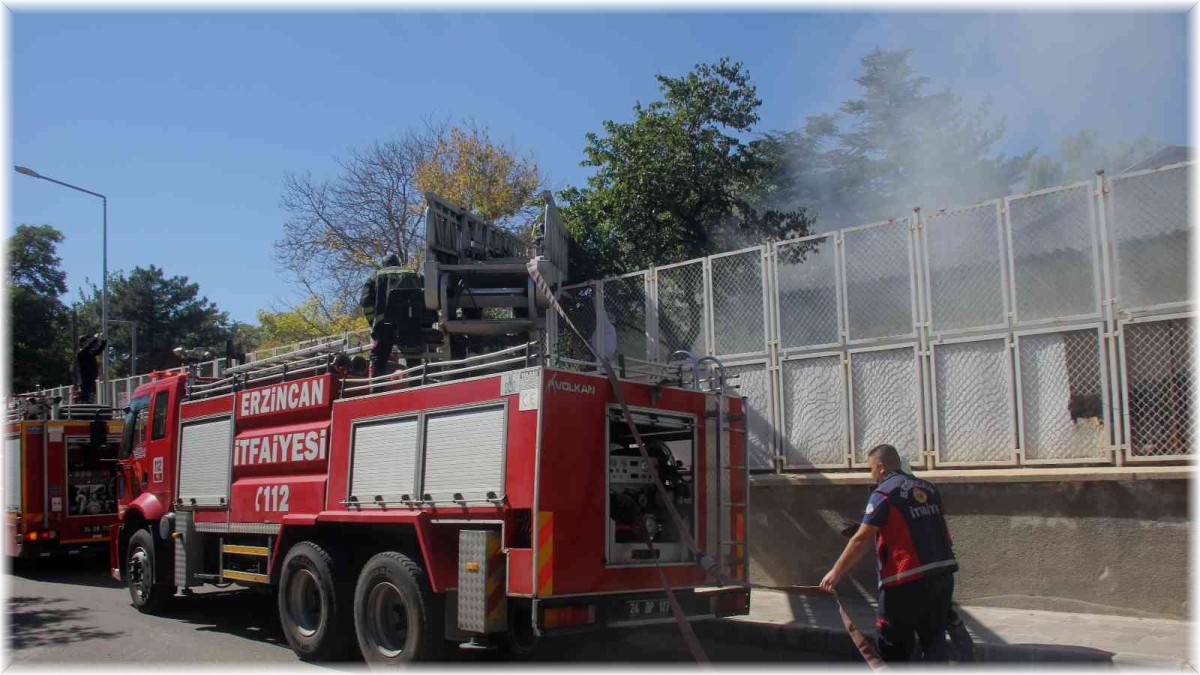 Erzincan'da ordu evinde yangın