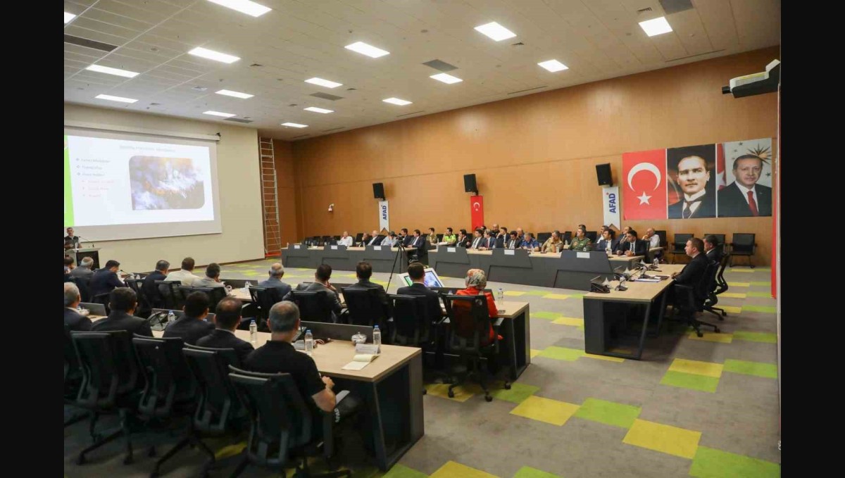 Erzincan'da "Orman Yangınları ile Mücadele" konulu toplantı düzenlendi