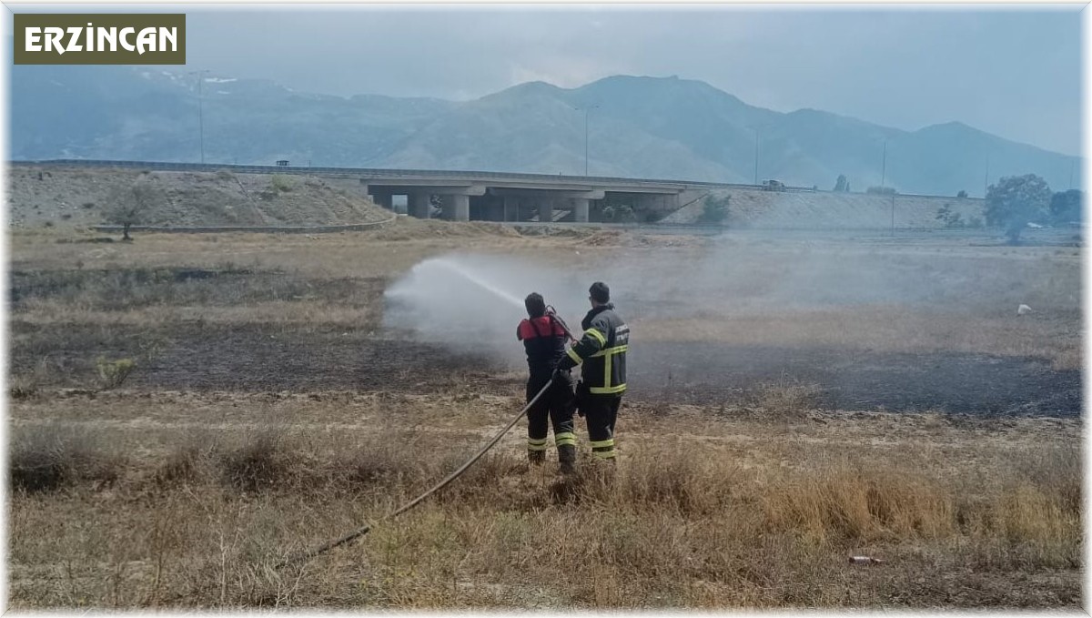 Erzincan'da örtü yangını büyümeden söndürüldü