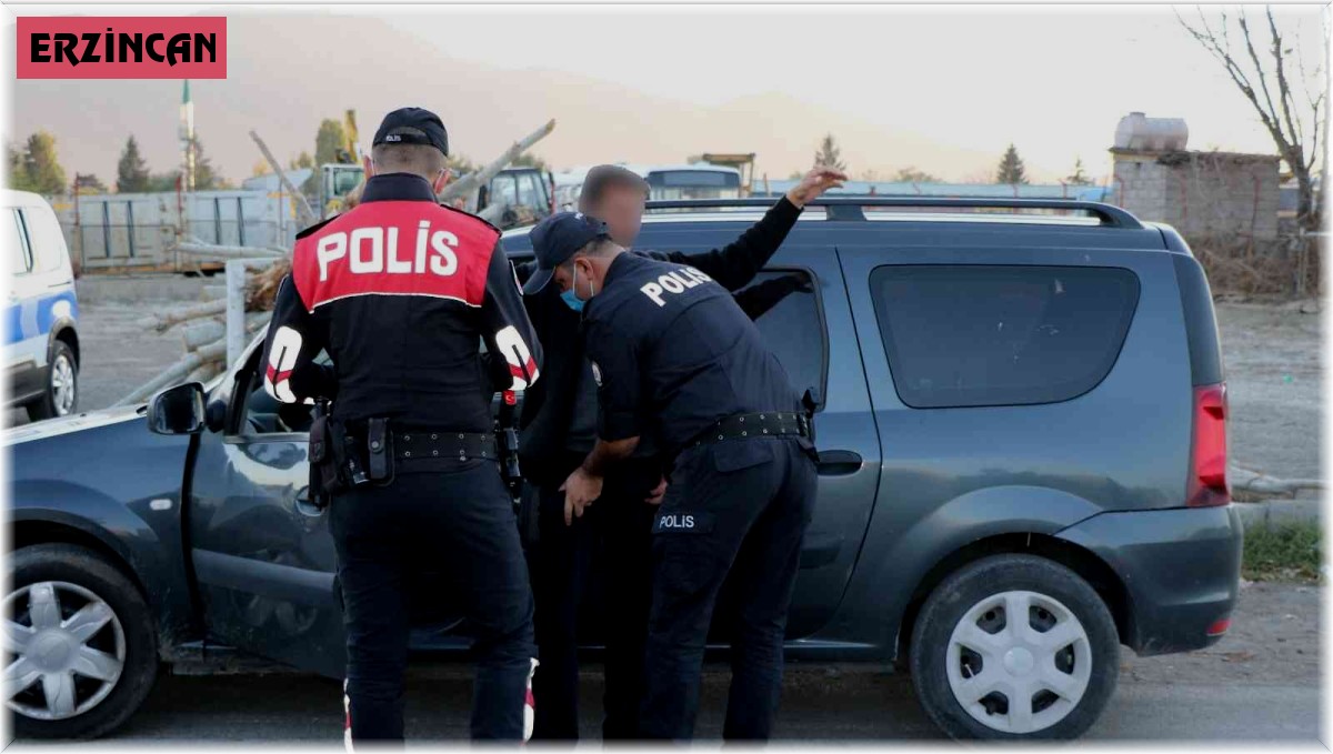 Erzincan'da polisin denetimleri sürüyor
