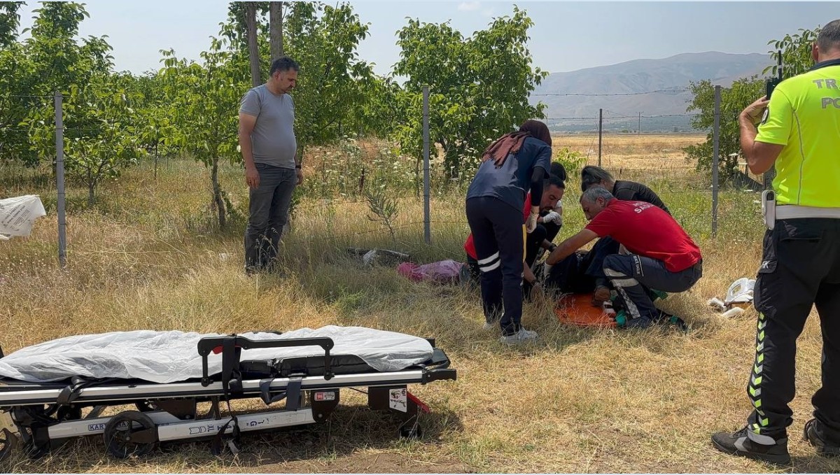 Erzincan'da şarampole uçan otomobilin sürücüsü yaralandı