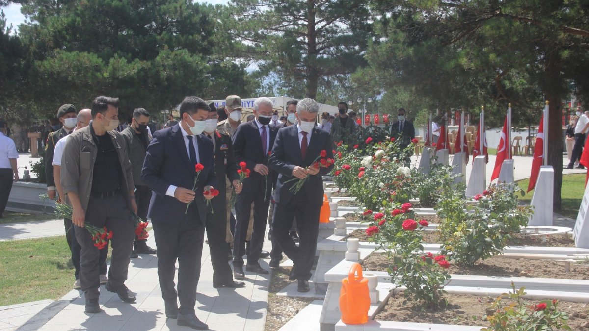 Erzincan'da şehitler dualarla yad edildi