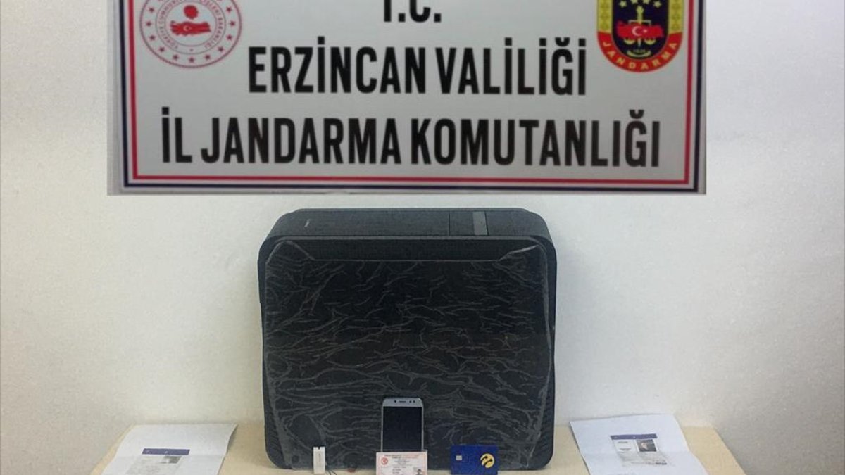 Erzincan'da sığınmacılara sahte belge düzenlediği öne sürülen Afgan zanlı tutuklandı