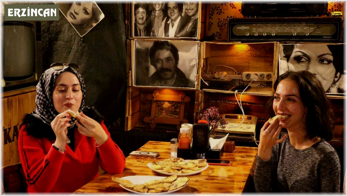 Erzincan'da soğuk kış gecelerinin vazgeçilmez lezzeti kaşarlı patates