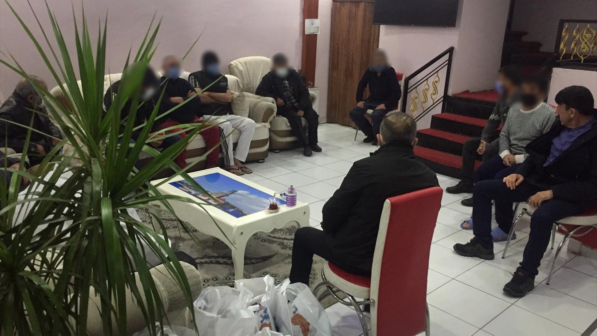 Erzincan'da sokakta yaşayan evsizler otellere yerleştirildi