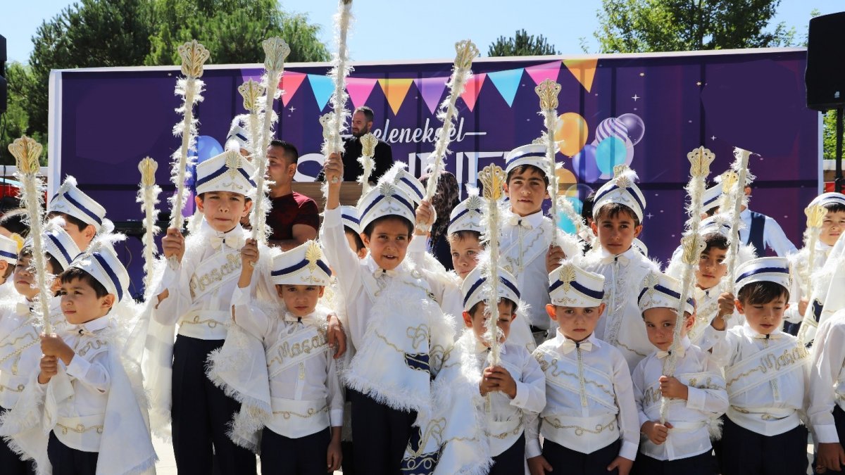 Erzincan'da sünnet şöleni için kayıtlar başladı