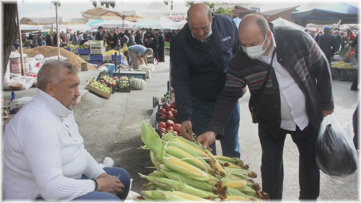 Erzincan'da süt mısır tezgâhlardaki yerini aldı