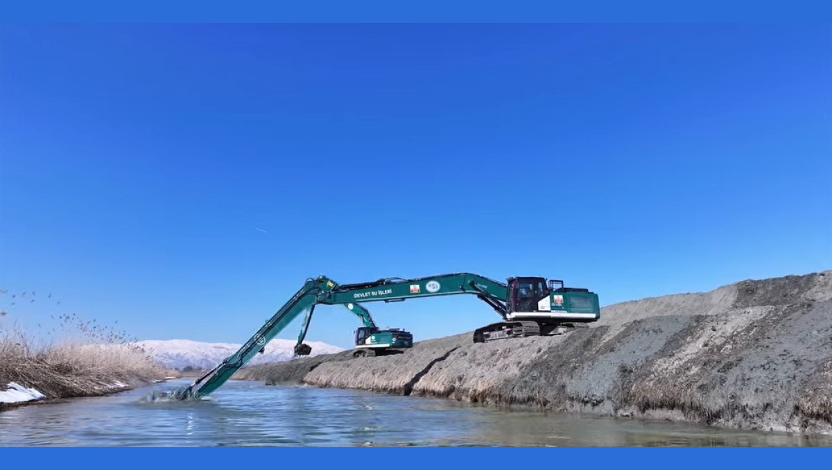 Erzincan'da tahliye kanallarında bahar temizliği