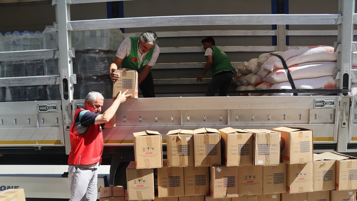 Erzincan'da toplanan 24 tonluk yardım malzemesi Suriye'ye gönderildi