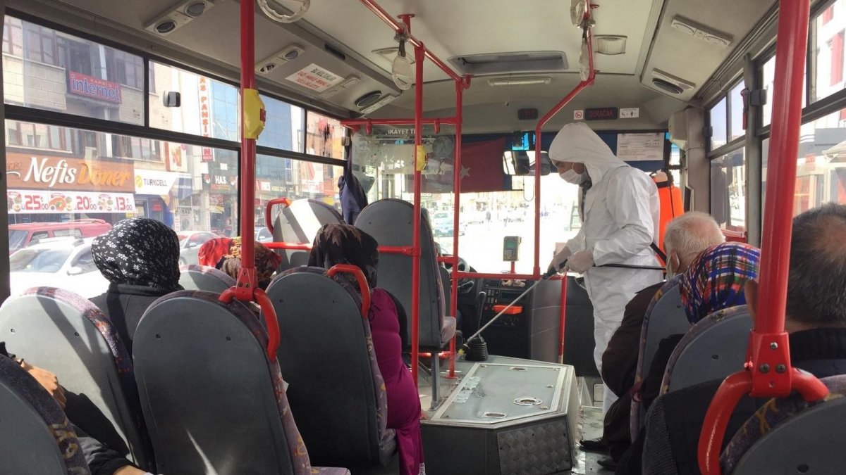 Erzincan'da toplu taşıma araçları dezenfekte edildi