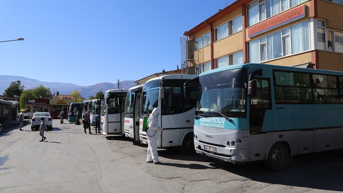 Erzincan'da toplu taşıma araçları dezenfekte edildi