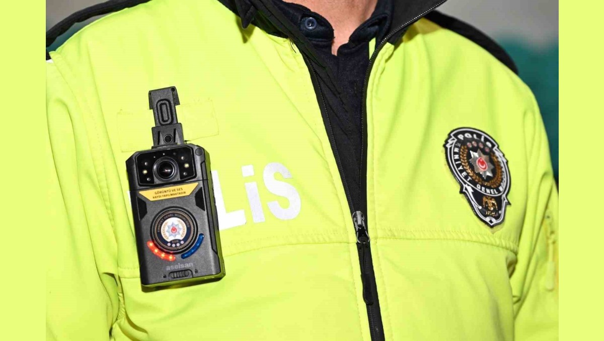Erzincan'da trafik ekiplerine yeni nesil yaka kamerası eğitimi verildi