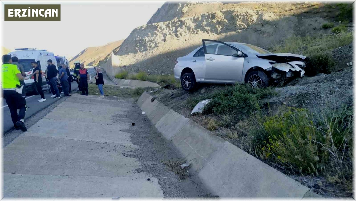 Erzincan'da trafik kazası: 1 ölü, 3 yaralı