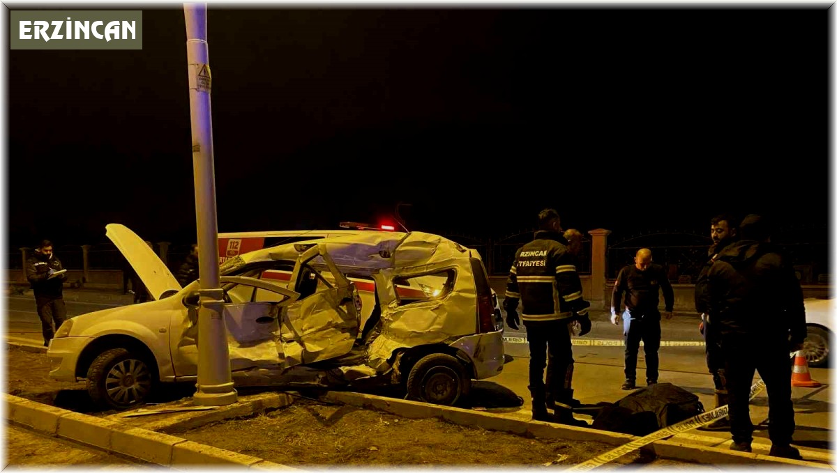 Erzincan'da trafik kazası: 2 ölü 4 yaralı