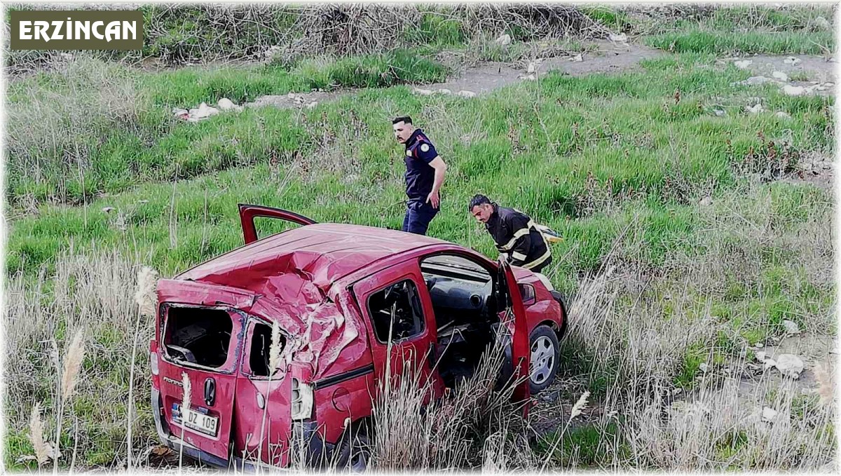 Erzincan'da trafik kazası: 2 yaralı