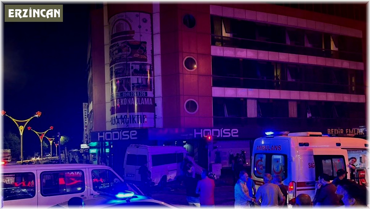 Erzincan'da trafik kazası: 3 yaralı