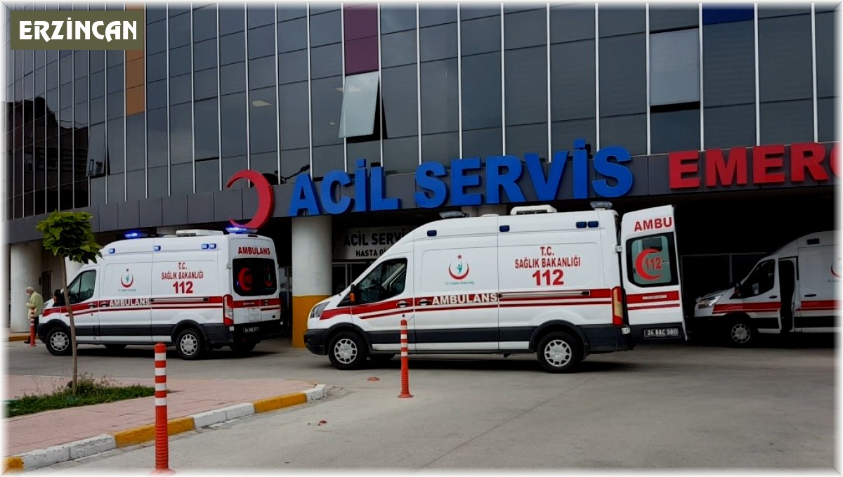 Erzincan'da trafik kazası: 4 yaralı