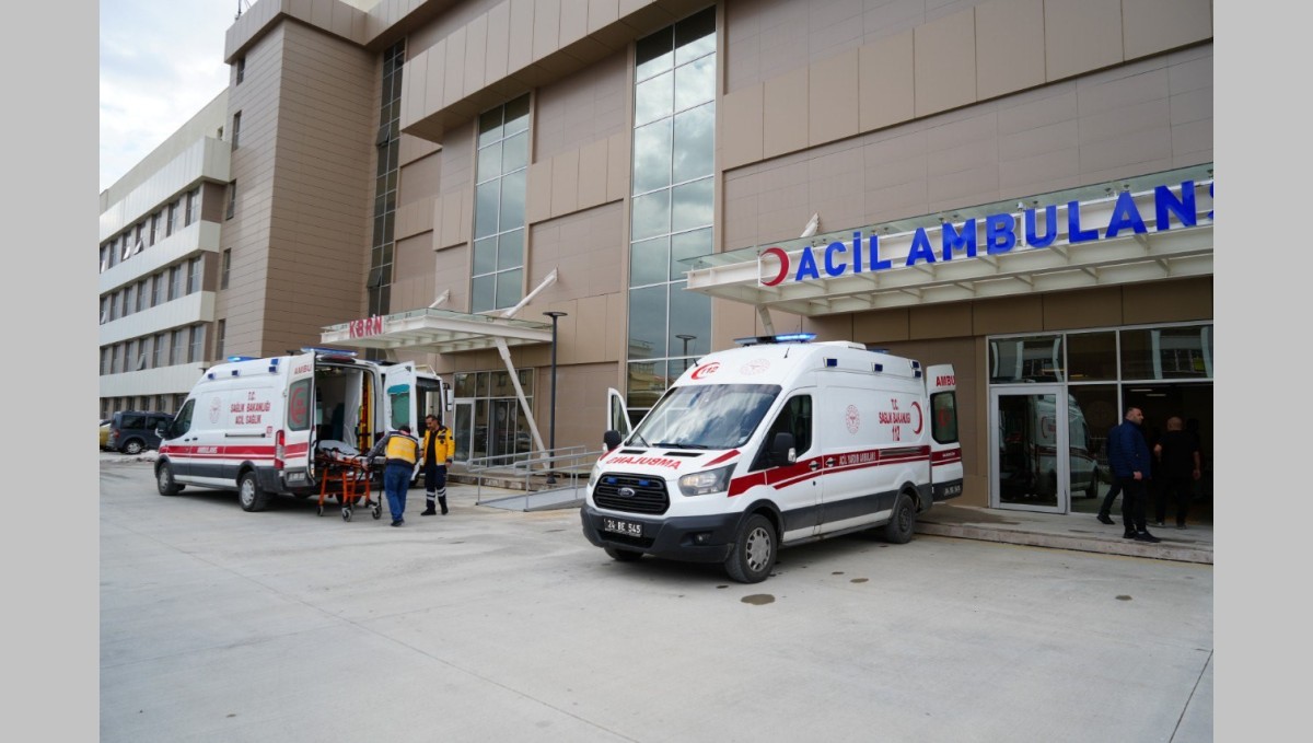 Erzincan'da trafik kazası: 4 yaralı