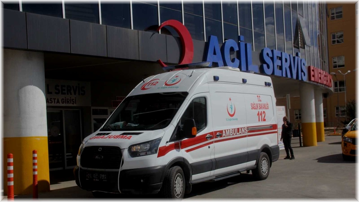 Erzincan'da trafik kazası: 4 yaralı