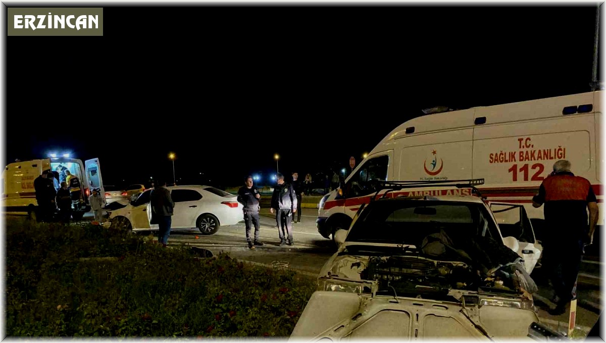 Erzincan'da trafik kazası: 7 yaralı