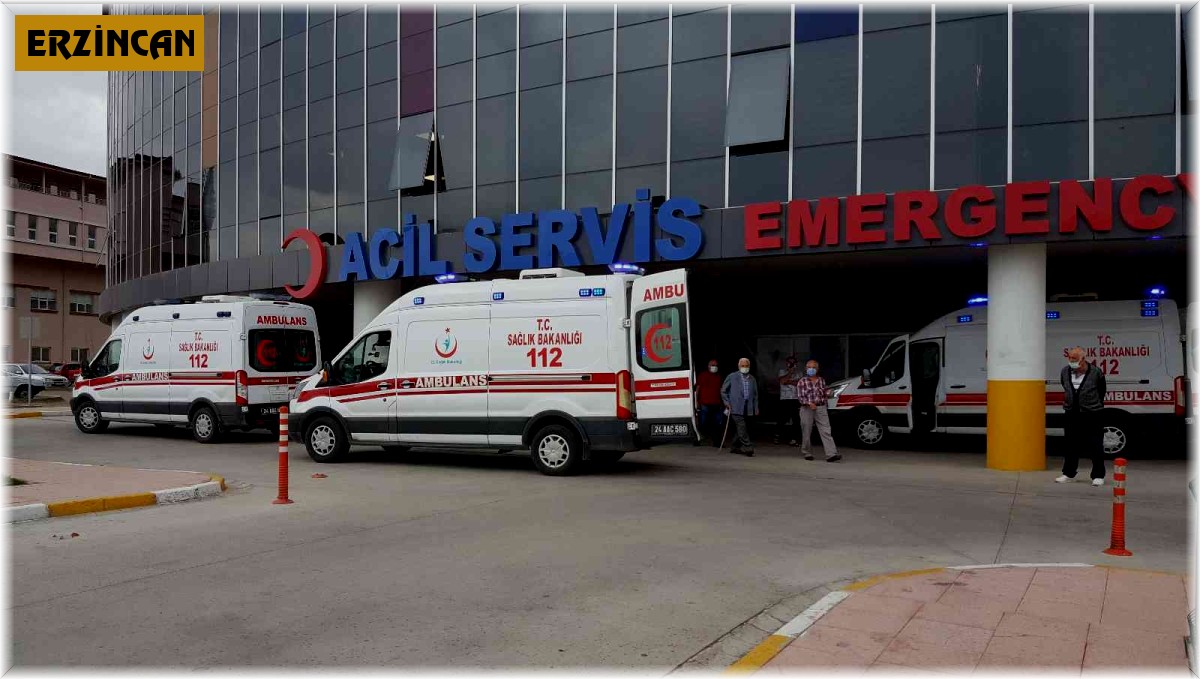 Erzincan'da trafik kazası: 8 yaralı