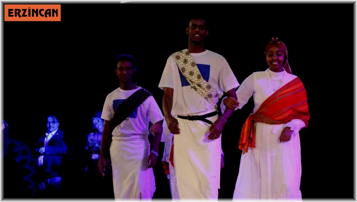 Erzincan'da "Uluslararası Göçmenler Günü" etkinliği renkli görüntülere sahne oldu