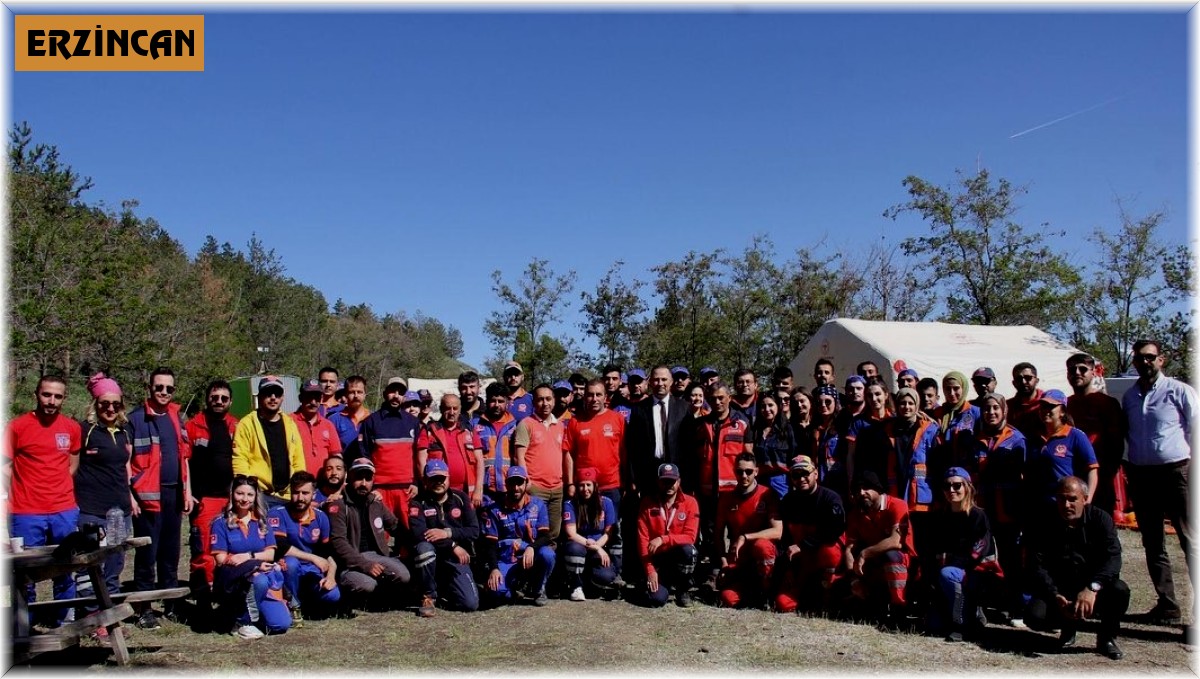 Erzincan'da UMKE gönüllüleri zorlu eğitimden geçti