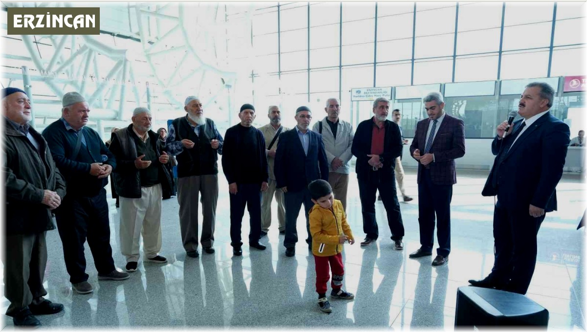 Erzincan'da umre yolcuları dualarla uğurlandı