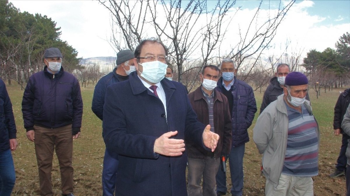 Erzincan'da uygulamalı "Meyve Ağacı Budama" kursu verildi