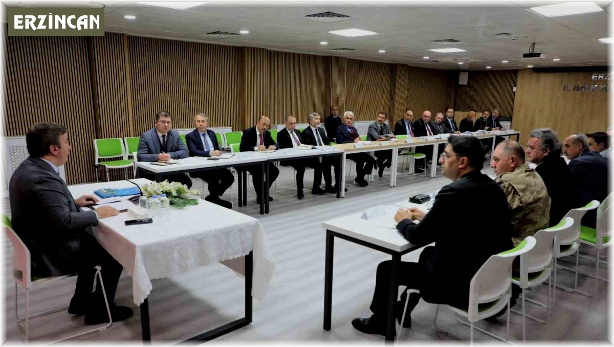 Erzincan'da vali yardımcıları ve birim amirlerinin katılımıyla toplantı yapıldı