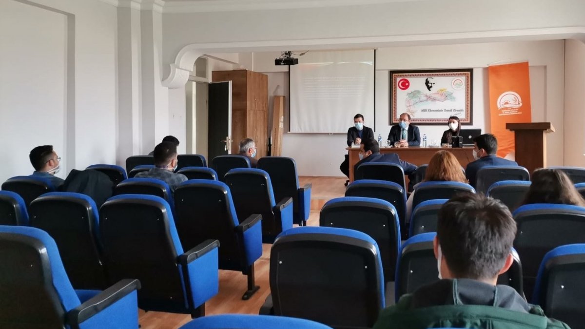 Erzincan'da veteriner hekimlere suni tohumlama eğitimi verildi