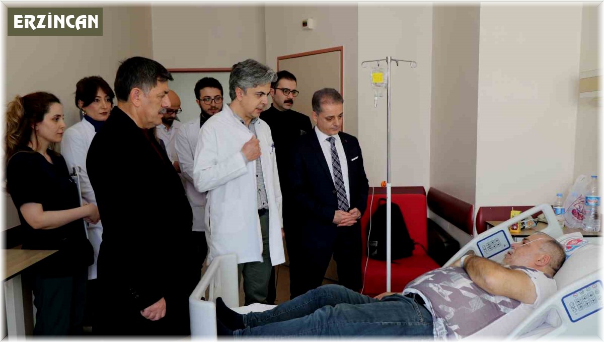 Erzincan'da yaralı depremzedelerin tedavileri sürüyor