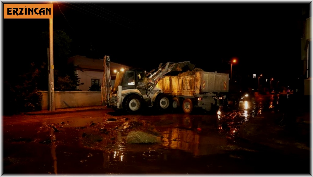 Erzincan'da yaşanan sel felaketinin ardından başlayan temizlik çalışmaları sürüyor