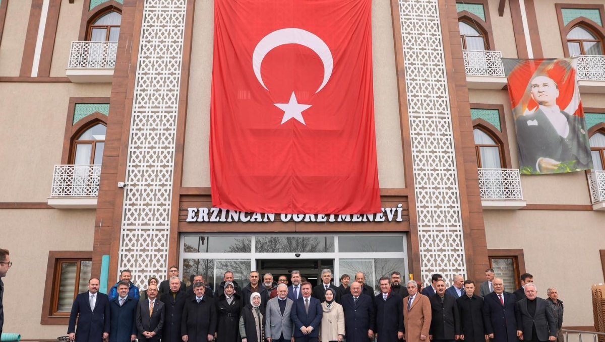 Erzincan'da yeni öğretmenevi hizmet binası Binali Yıldırım'ın katılımı ile hizmete açıldı