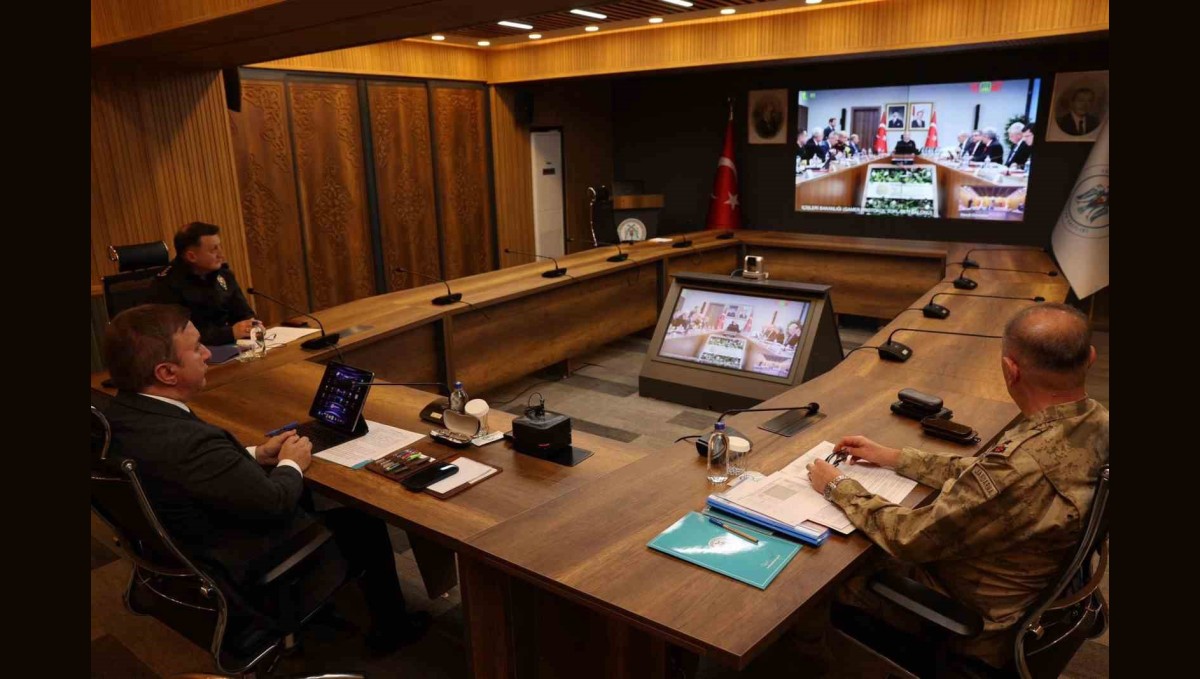 Erzincan'da yeni yıl tedbirleri VKS toplantısında ele alındı