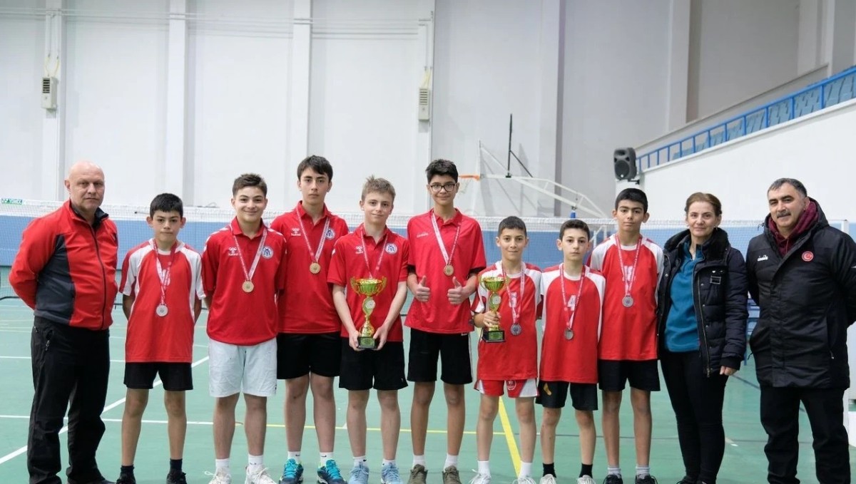 Erzincan'da Yıldızlar Badminton İl Birinciliği tamamlandı