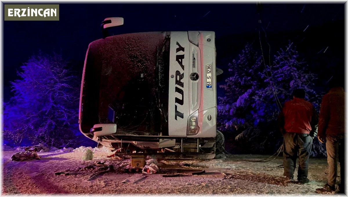 Erzincan'da yolcu otobüsü şarampole devrildi: 2 ölü, 21 yaralı