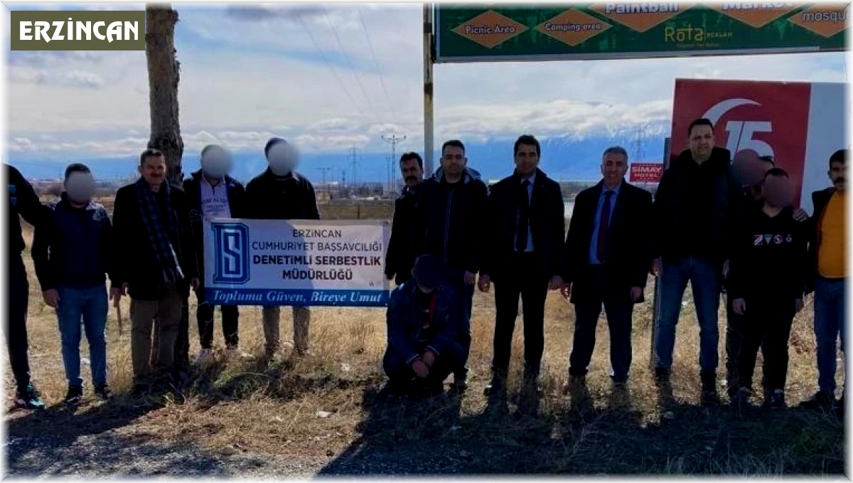 Erzincan'da yükümlülerden fidan dikim ve bakım çalışması