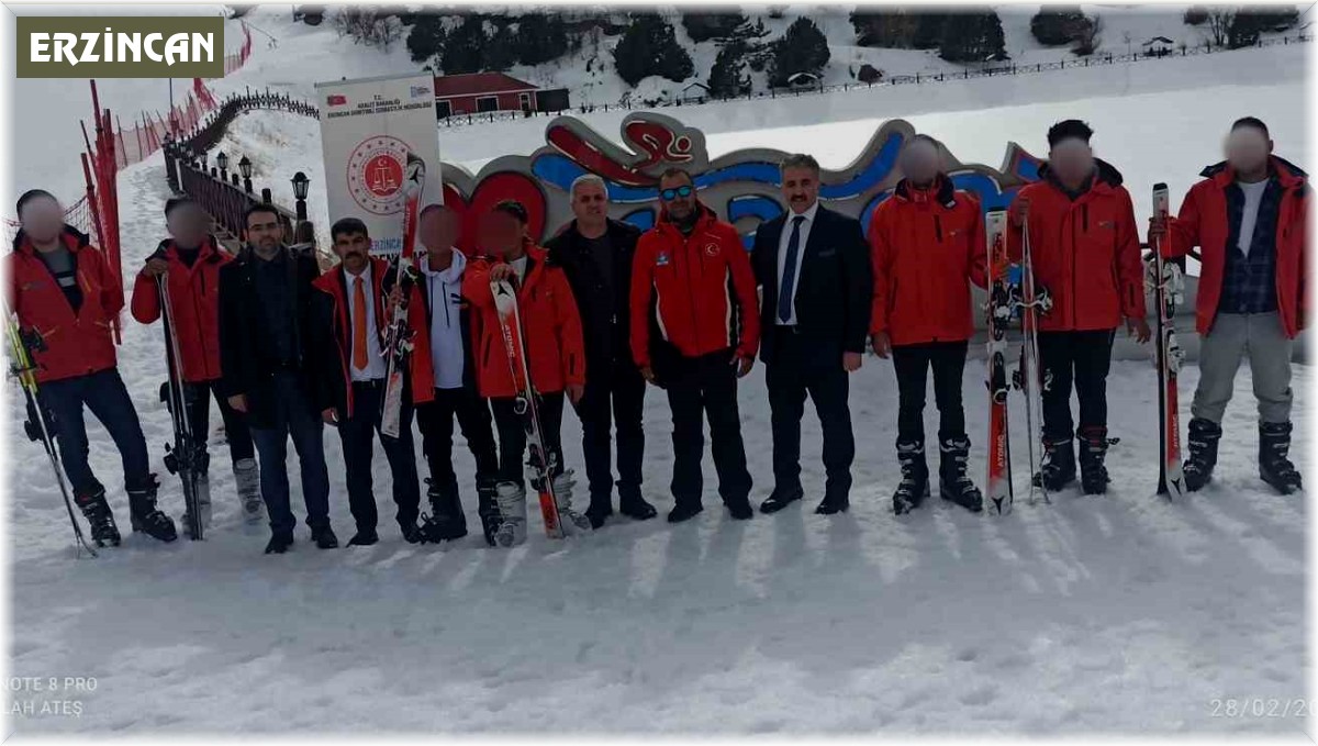 Erzincan'da yükümlülere yönelik kayak etkinliği düzenlendi