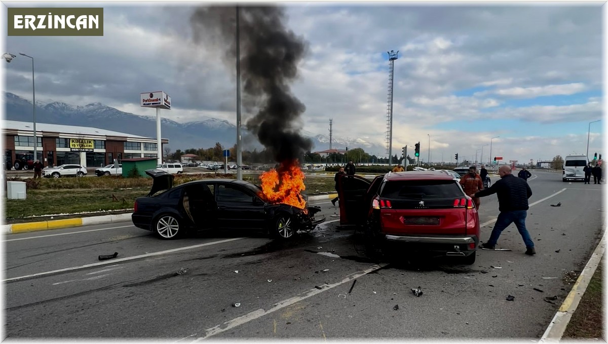 Erzincan'da zincirleme trafik kazası: 6 yaralı