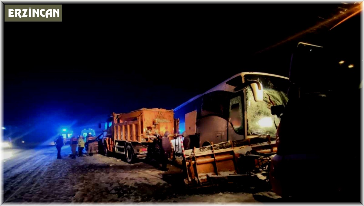 Erzincan'da zincirleme trafik kazası: 8 yaralı