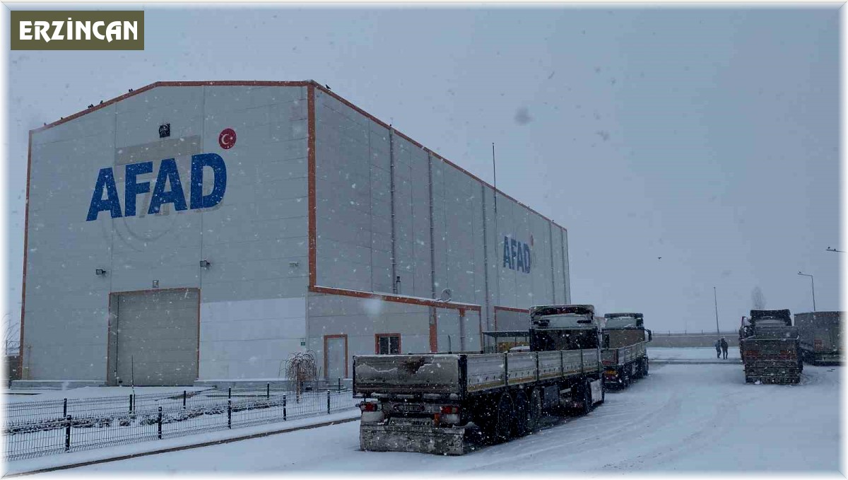 Erzincan'daki AFAD lojistik deposundan deprem bölgelerine yardım