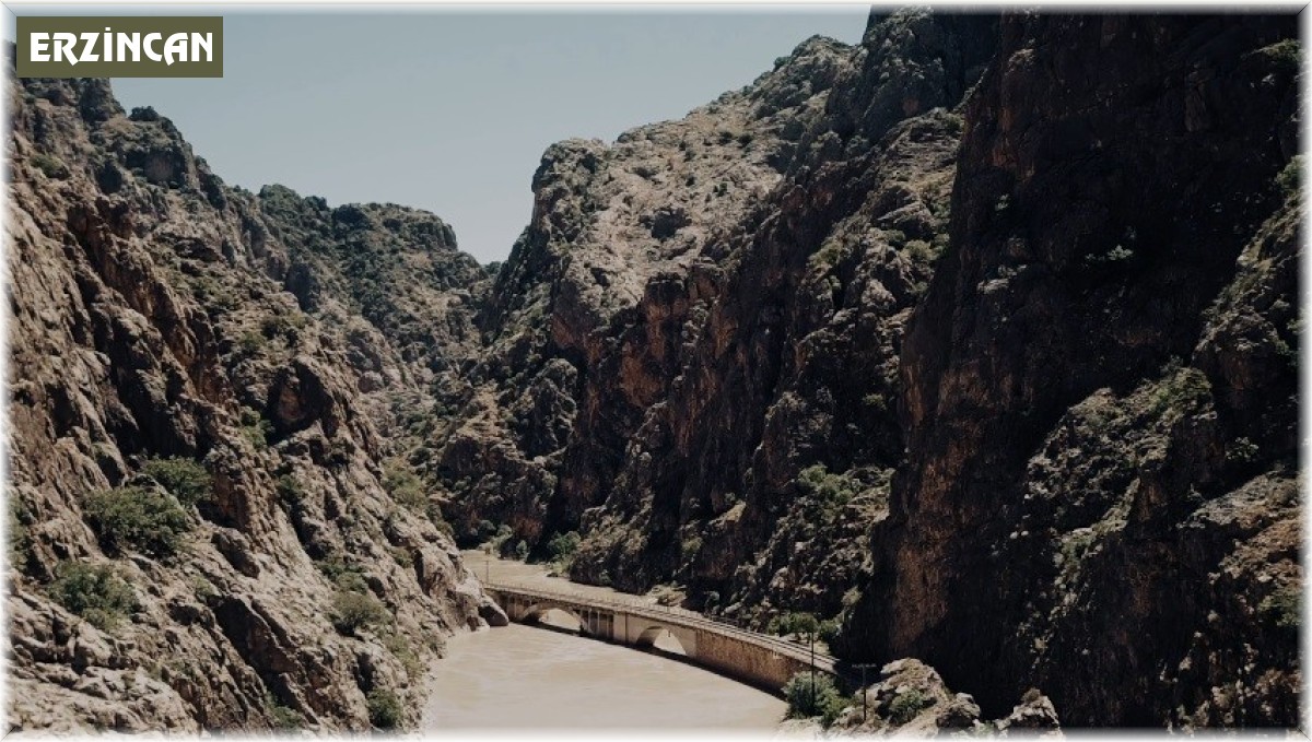 Erzincan'daki masalsı kanyonlar turizmcileri cezbediyor