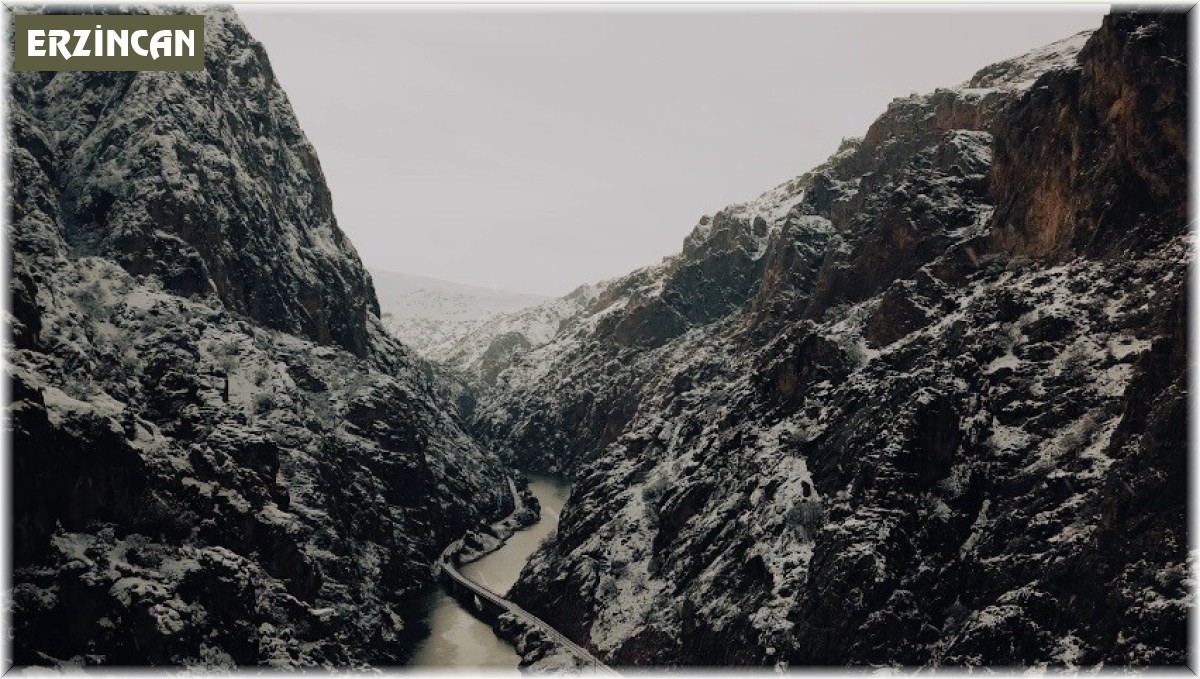 Erzincan'daki masalsı kanyonlar turizmcileri cezbediyor