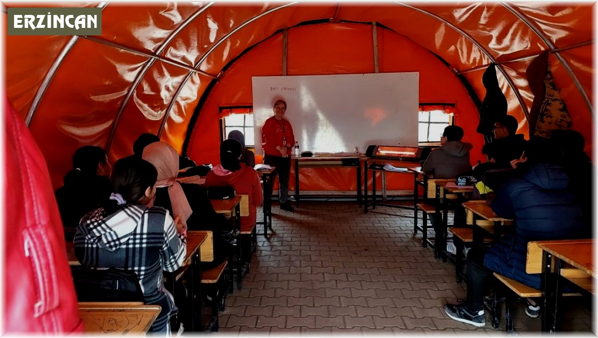 Erzincan'dan Malatya'ya giden gönüllü öğretmenler ders başı yaptı