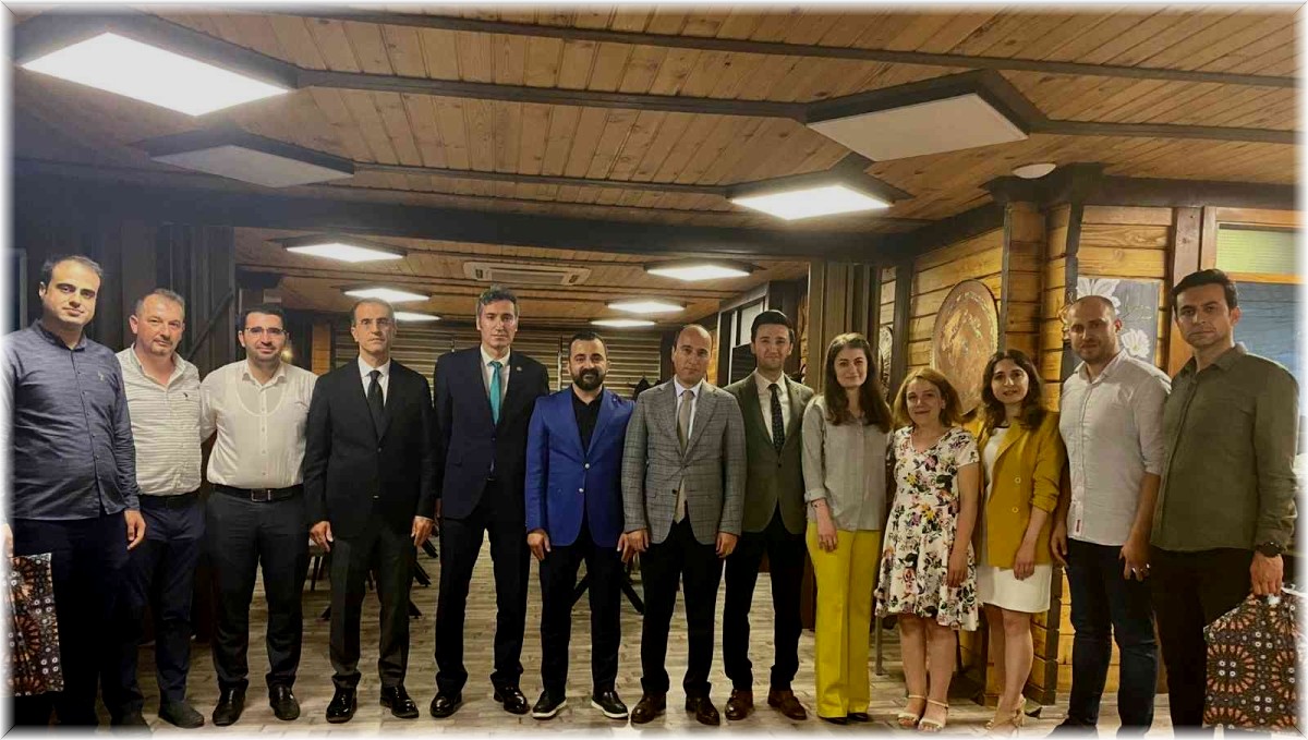 Erzincan'dan tayini çıkan hakim ve savcılar için veda yemeği düzenlendi