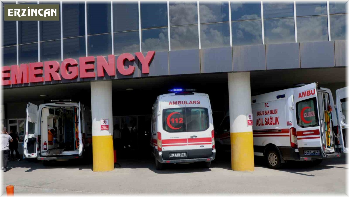 Erzincan - Erzurum kara yolunda trafik kazası: 5 yaralı