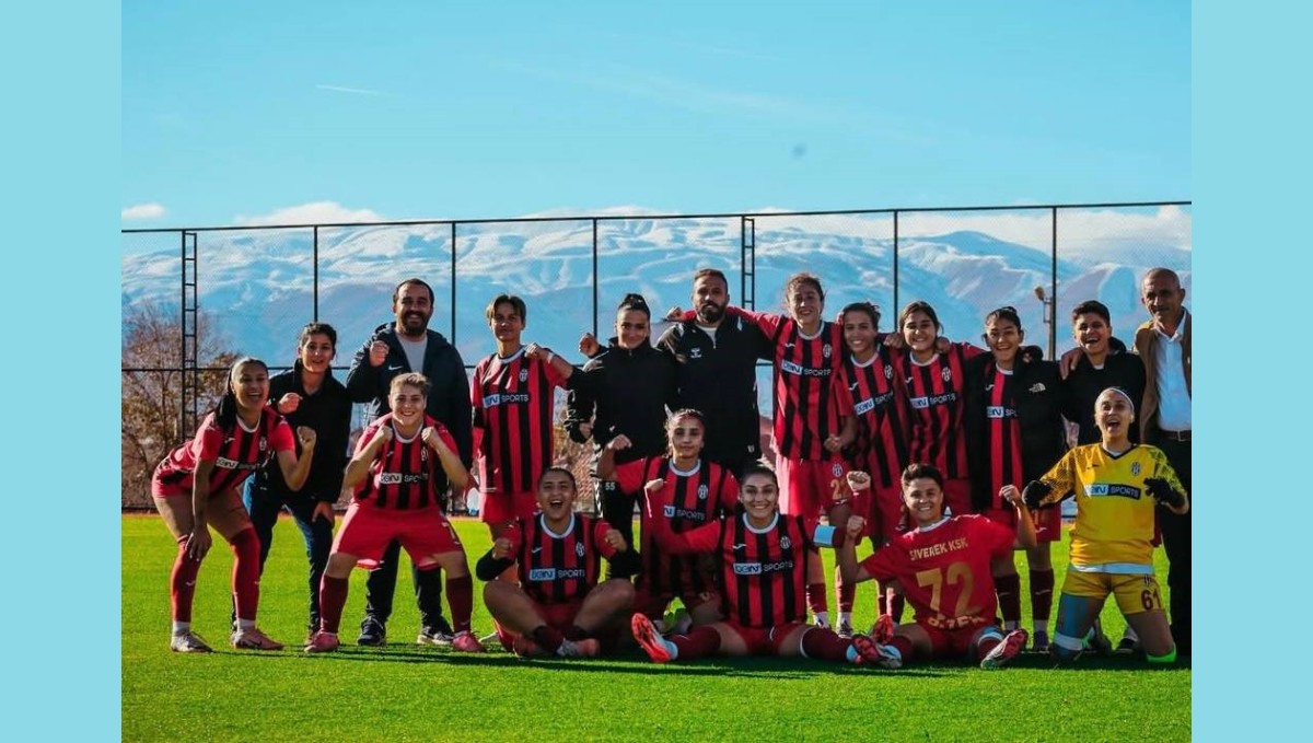 Erzincan Gençler Gücü, Siverek Kadınspor'a farklı mağlup oldu