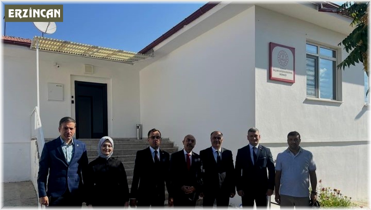 Erzincan İl Millî Eğitim Müdürü Kartal Ölçme Değerlendirme Merkezini inceledi